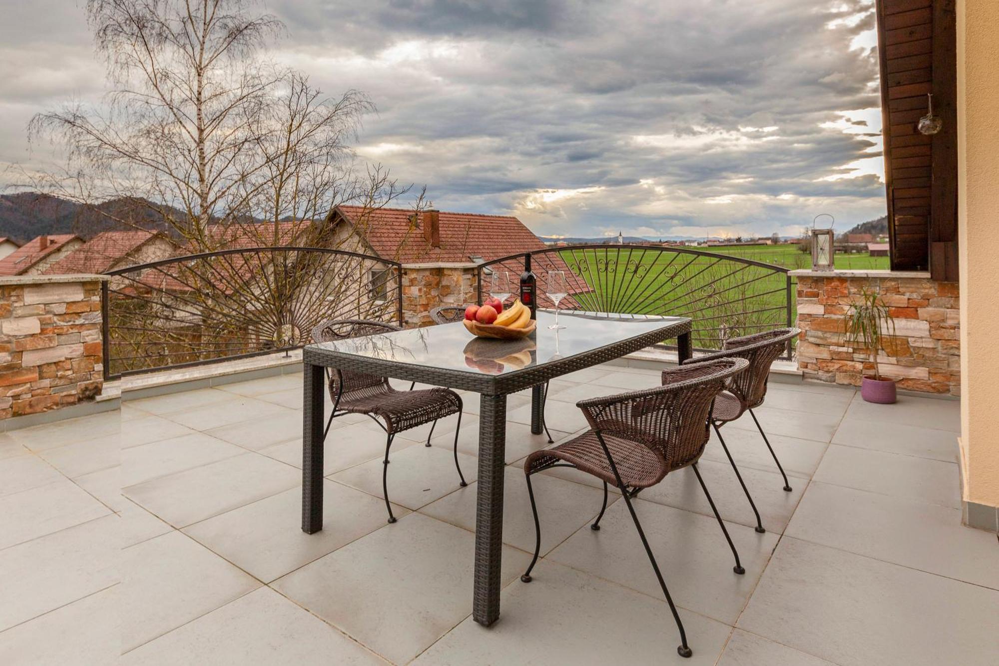 Apartment Tati Dol pri Ljubljani Ngoại thất bức ảnh
